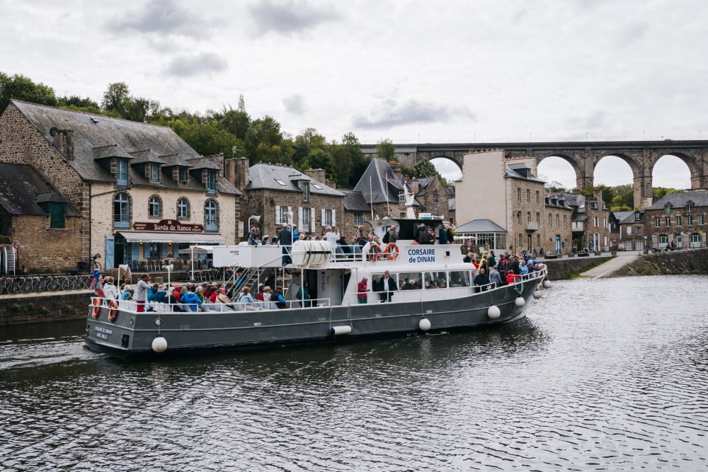 la vallée de la rance en bateau. Dinan